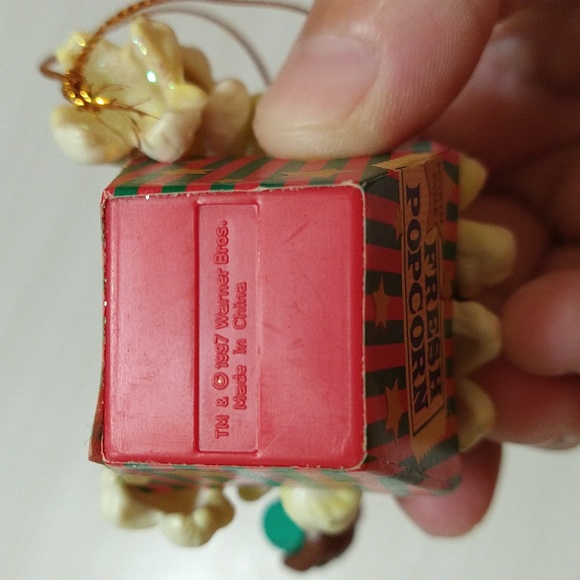 Vintage 1997 Tasmanian Devil Matrix Fresh Popcorn Ornament - Picture 4 of 4
